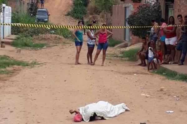 Jovem é morto a tiros no Morro do Cambota em Teresina.(Imagem:Cidadeverde.com)