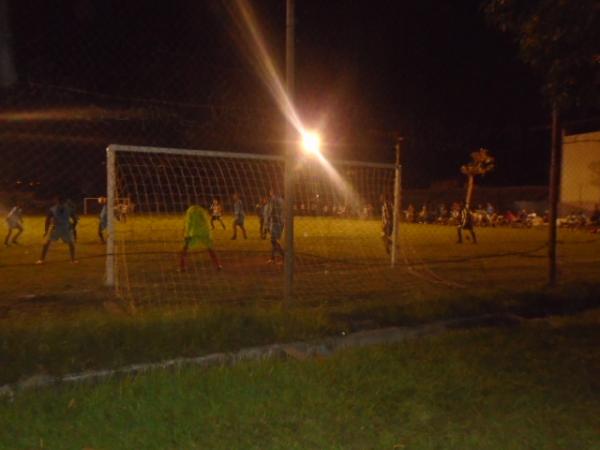 Copa Comércio de Futebol Society é iniciada sob chuva em Floriano.(Imagem:FlorianoNews)