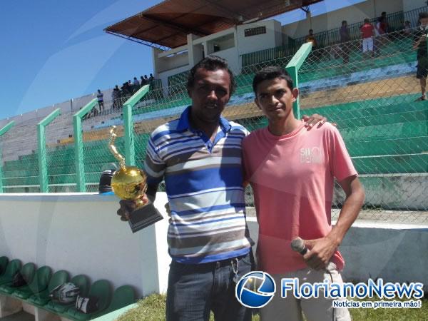 Time da Rua Sete venceu equipe do bairro manguinha no Campeonato Os Trintões.(Imagem:FlorianoNews)