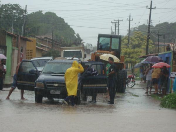 trabalho duro na chuva(Imagem:redação)