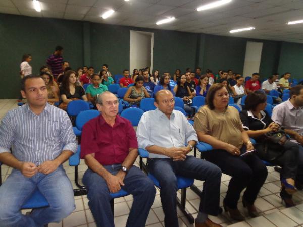 UESPI promoveu palestra em homenagem ao Dia do Administrador.(Imagem:FlorianoNews)