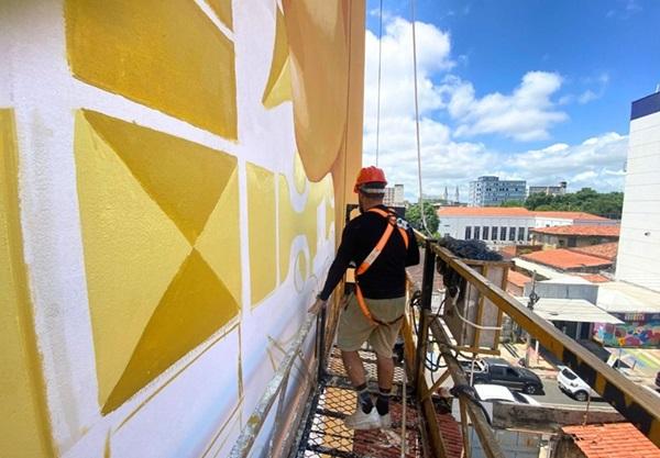 Além dos murais que ganham forma nas ruas, o Festival Retalho também investe em ações educativas.(Imagem:Reprodução)