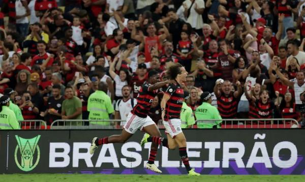 David Luiz garante triunfo em jogo transmitido pela Rádio Nacional.(Imagem:Reuters/Ricardo Moraes/Direitos Reservados)