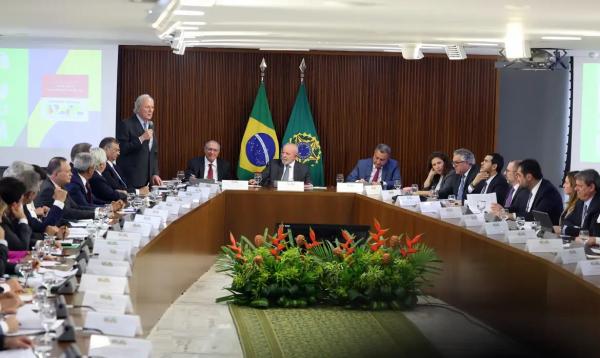 Presidente da República, Luiz Inácio Lula da Silva, durante reunião com ministros e governadores.(Imagem:Valter Campanato/Agência Brasil)