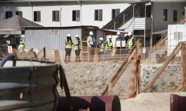 Peritos fazem vistoria no canteiro de obras do metro Linha 6 - Laranja, no bairro do Bexiga, onde foi encontrado um sítio arqueológico, nomeado como Saracura Vai-Vai.(Imagem:Paulo Pinto/Agência Brasil)