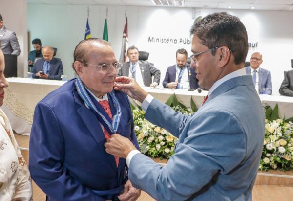 Valdeci Cavalcante é homenageado com a Medalha do Mérito do Ministério Público no Piauí.(Imagem:Divulgação)