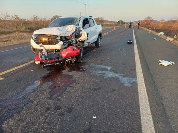 Condutor de picape faz ultrapassagem proibida e motociclista morre em colisão frontal em Oeiras.(Imagem:Divulgação/PRF)