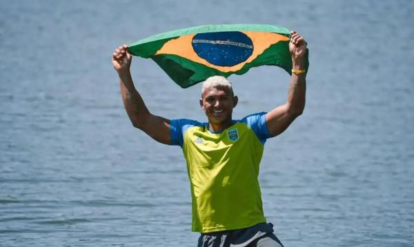 Eles representarão o país na cerimônia de abertura às 14h30 de sexta.(Imagem:Renato do Val/COB/Direitos Reservados)