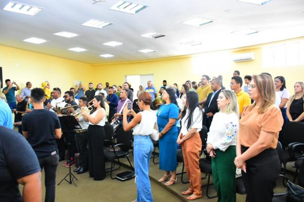 Vereadores de Floriano participam da abertura das atividades de aniversário do Município.(Imagem:CMF)