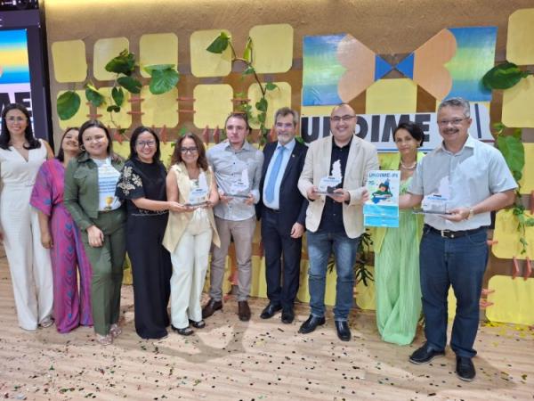 Educação de Floriano recebe Prêmio Gestor Educador pela UNDIME.(Imagem:Secom)