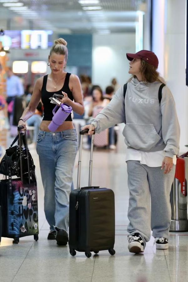 Yasmin Brunet e Mia Carvalho(Imagem:Anna Giullia / Agnews)