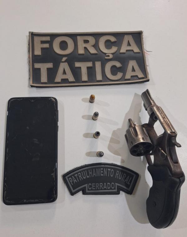 Força Tática apreende arma e recupera celular roubado em Floriano.(Imagem:Divulgação/PM)