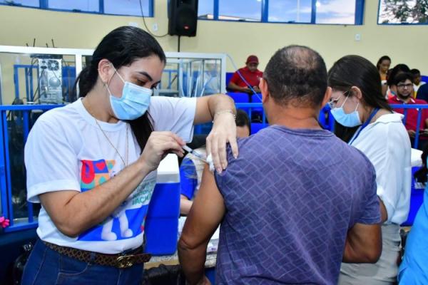 Mais de mil pessoas são imunizadas em mutirão de vacinação contra a gripe.(Imagem:Secom)