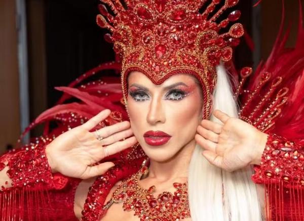 Ana Paula Minerato antes de desfile da Gaviões da Fiel no Carnaval 2024.(Imagem:Roberto Batista/Divulgação)