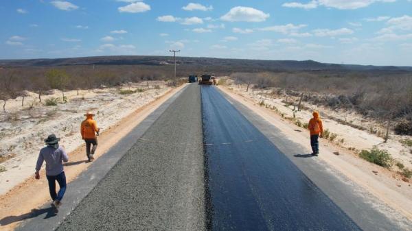 Obras em rodovia que liga Piauí e Ceará.(Imagem:Divulgação / DER)