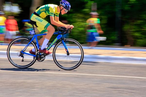 Atletas enfrentam alta temperatura em prova veloz na Copa Norte Nordeste de Ciclismo(Imagem:Azimute Fotos)