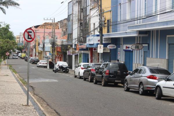 Atividades comerciais podem funcionar de domingo a domingo, mas festas e eventos que gerem aglomeração permanecem proibidos.(Imagem:Andrê Nascimento/ G1 PI)