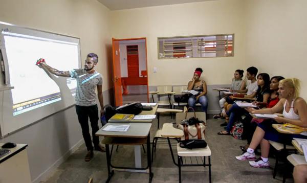 Pagamento a alunos com CadÚnico começa em agosto.(Imagem:Joel Rodrigues/Agência Brasil)