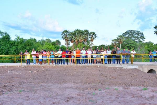 Prefeitura de Floriano entrega passagem molhada da localidade Rio Branco(Imagem:Secom)