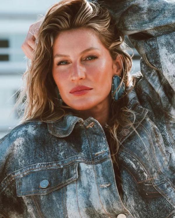 Gisele Bündchen em ensaio.(Imagem:Reprodução/Instagram/Colcci)