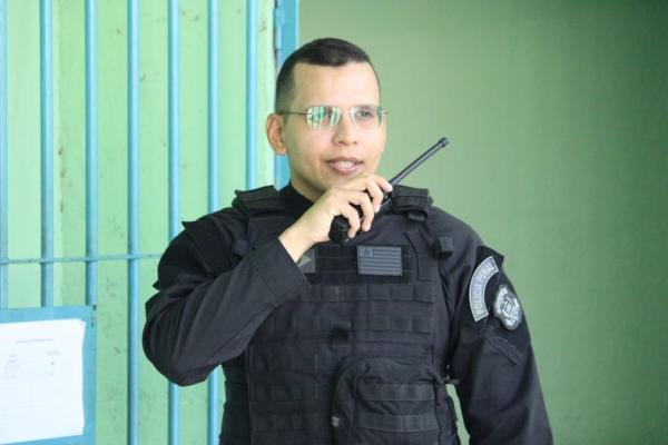 Policial penal e gerente da unidade, Victor Carvalho.(Imagem:Divulgação)