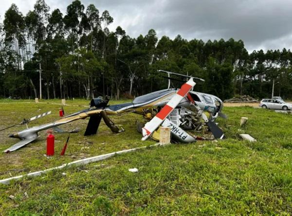 Acidente envolvendo queda de helicóptero no município de Penha(Imagem: Divulgação/Corpo de Bombeiros)