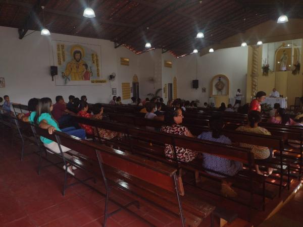 Fiéis de Floriano celebram Corpus Christi em demonstração de fé e devoção.(Imagem:FlorianoNews)