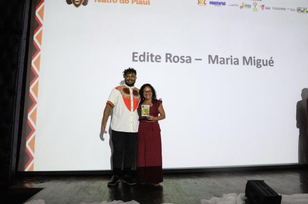  Entrega de troféu encerra 12º Festival Nacional de Teatro do Piauí(Imagem:Divulgação/Grupo Escalet)