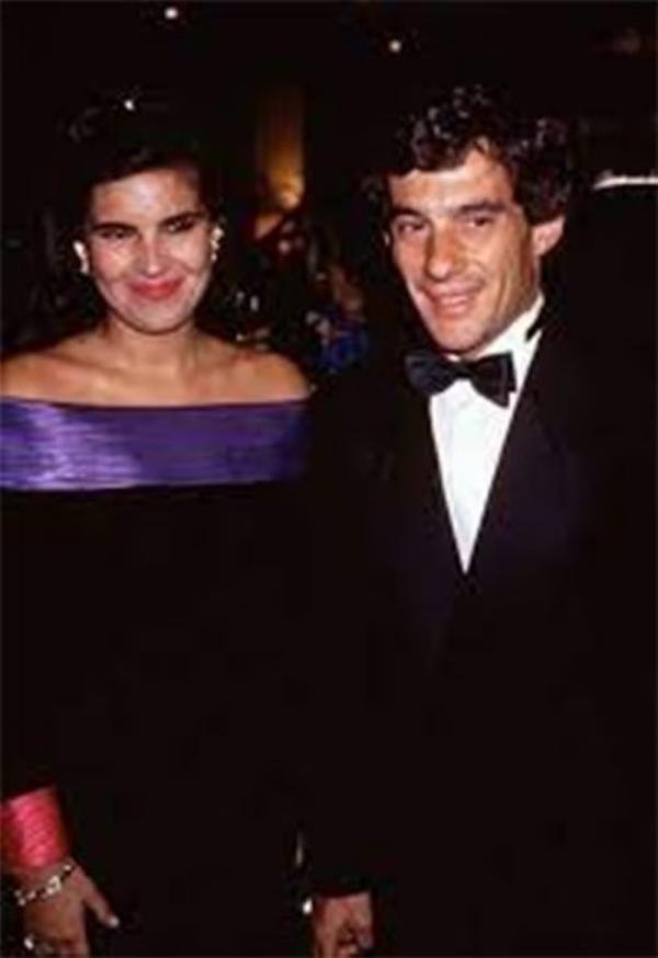 Ayrton Senna e Cristine Ferracciu (Imagem:Reprodução/Facebook)