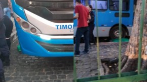 Jovem morre após ser atropelada e arrastada por ônibus na Praça Saraiva(Imagem:Reprodução)