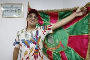 ntrevista com o carnavalesco Sidnei França, da Estação Primeira de Mangueira, no barracão da escola, na Cidade do Samba. (Imagem:Fernando Frazão/Agência Brasil)