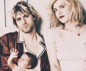 A casa em que Kurt Cobain e Courtney Love moraram em um período na década de 1990, em Los Angeles, na Califórnia, foi colocada à venda.  Segundo o anúncio, o valor pedido para a pr(Imagem:Reprodução)