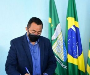 Foi sancionada pelo prefeito Joel Rodrigues, na manhã desta quarta-feira (14), no plenário da Câmara Municipal, a Lei nº 1088/2021, de 14 de julho de 2021. O documento dispõe sobre(Imagem:Reprodução)