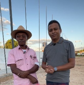 Deputado Dr. Francisco Costa visita obras do primeiro campo society de Floriano.(Imagem:Reprodução/Instagram)