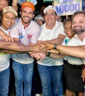 Deputado federal Dr. Francisco Costa participa da Caminhada da Mudança em Floriano.(Imagem:Reprodução/Instagram)