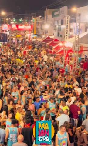 Zé Pereira de Floriano leva multidão às ruas em noite de pura folia e tradição.(Imagem:Reprodução/Instagram)