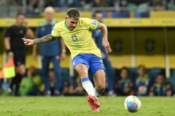 Bruno Guimarães, Brasil x Uruguai.(Imagem:Richard Callis/Eurasia Sport Images/Getty Images))