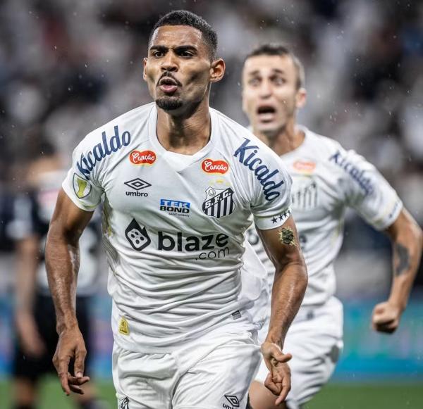 Joaquim comemora gol contra o Red Bull Bragantino na Neo Química Arena.(Imagem:Raul Baretta/ Santos FC)