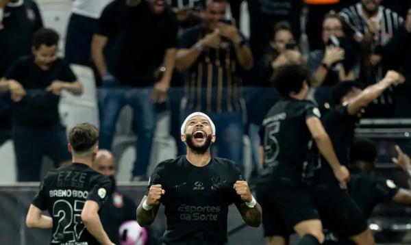 Depay brilha e. Corinthians vence para ficar perto da Pré-Libertadores(Imagem:Rodrigo Coca/Agência Corinthians/Direitos Reservad)