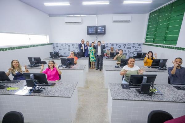 Com investimento de R$ 2,3 milhões, governador entrega reforma de centro e amplia capacitação para atendimento às pessoas com surdez(Imagem:Divulgação)