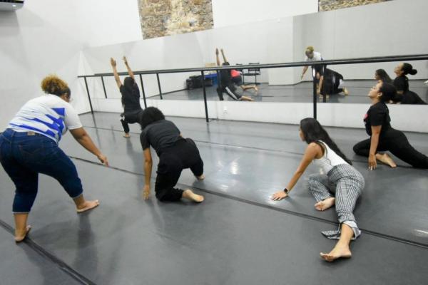 Aulas de dança são realizadas no Museu do Mar.(Imagem:Francisco Leal)