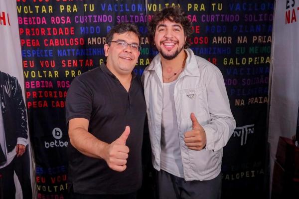 Rafael Fonteles, ao lado de Nattanzinho, anuncia para mais de 30 mil pessoas um Festival de Verão ainda maior em 2025.(Imagem:Gabriel Paulino)