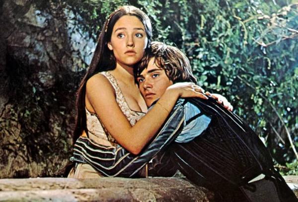 Olivia Hussey e Leonard Whiting em 