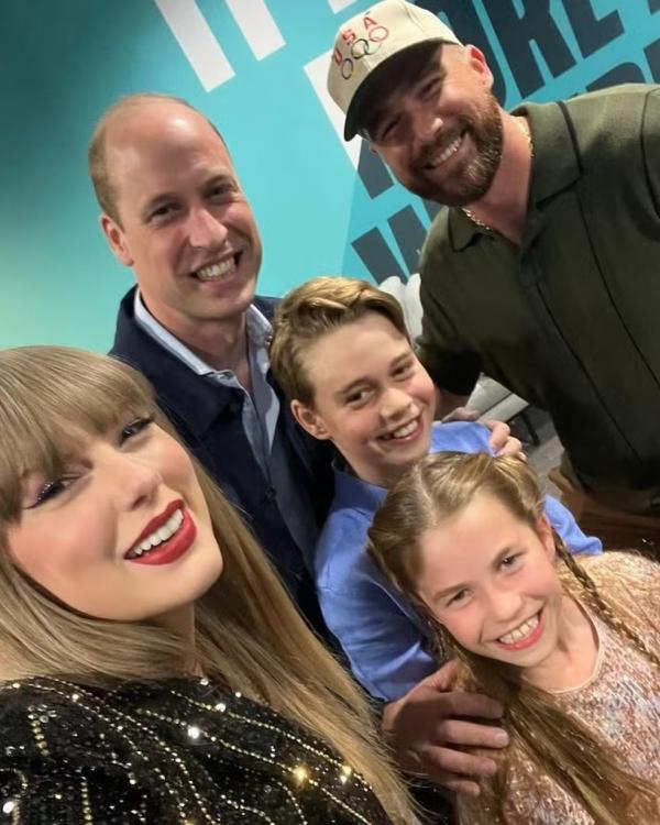 Taylor Swift posta selfie ao lado de Príncipe William, George, Charlotte e do namorado Travis Kelce.(Imagem:Instagram)