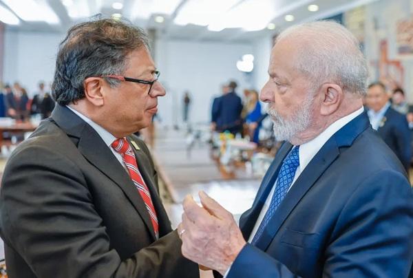 Gustavo Petro, presidente da Colômbia, e presidente Lula, em cúpula de países da América do Sul.(Imagem:Ricardo Stuckert/Presidência da República)