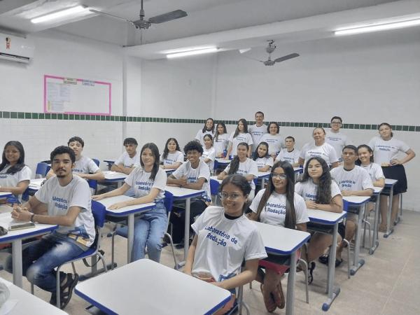 A Secretaria de Estado da Educação realizou uma preparação intensiva com o projeto Laboratório de Redação, que envolveu mais de 500 estudantes no estado.(Imagem:Divulgação)