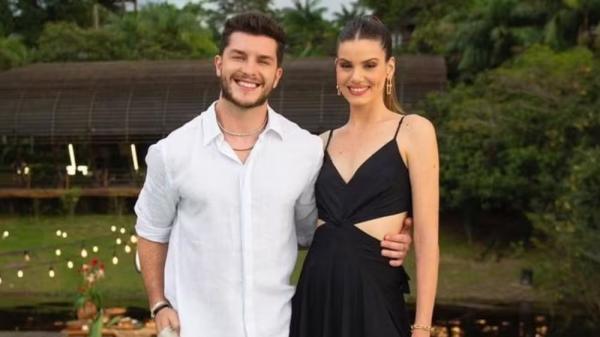 Klebber Todelo e Camila Queiroz são casados desde 2018.(Imagem: Divulgação/Netflix)