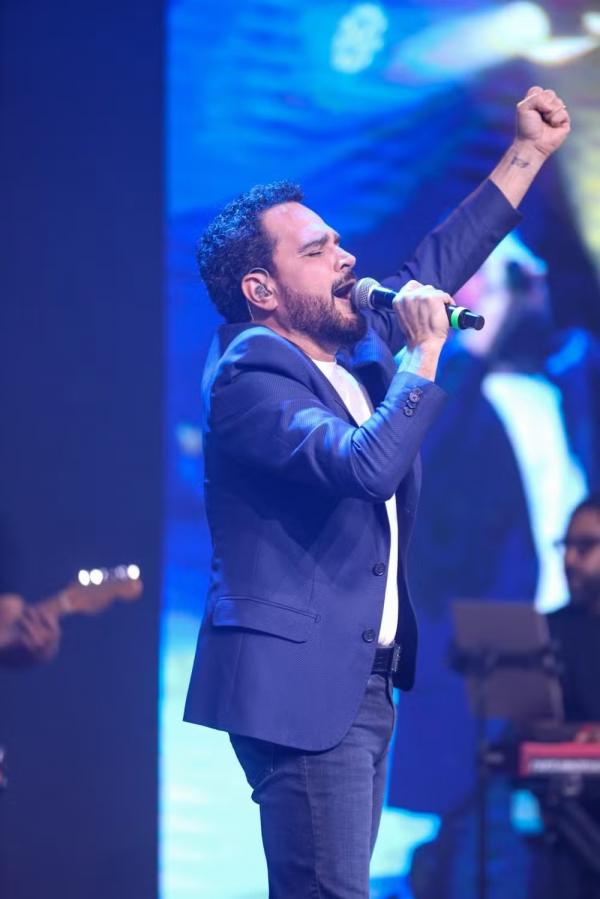 Luciano Camargo fez show gospel no Rio.(Imagem:Thyago Andrade/Agnews)