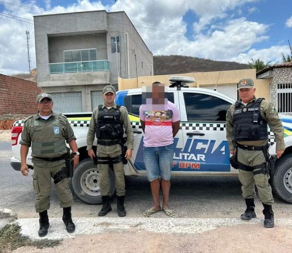 Homem é preso suspeito de matar dono de bar a tiros e facadas, cinco meses após crime no Piauí.(Imagem:Reprodução)