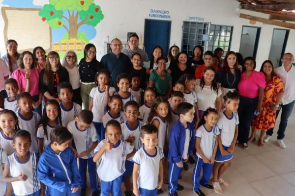 Escola Municipal Marenice Attem recebe comitiva de São Raimundo Nonato.(Imagem:Secom)